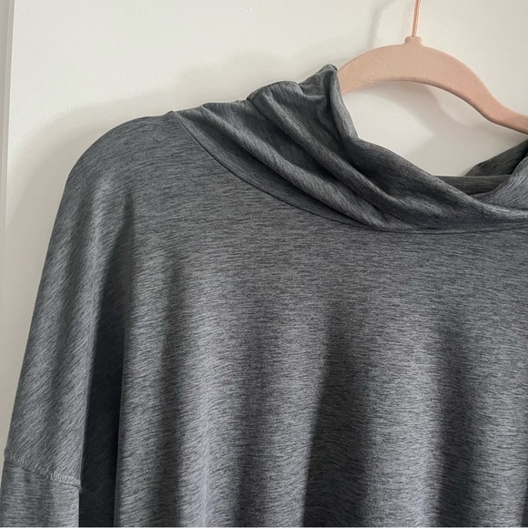 Apana loose turtleneck pullover, athletic top. - Picture 7 of 11